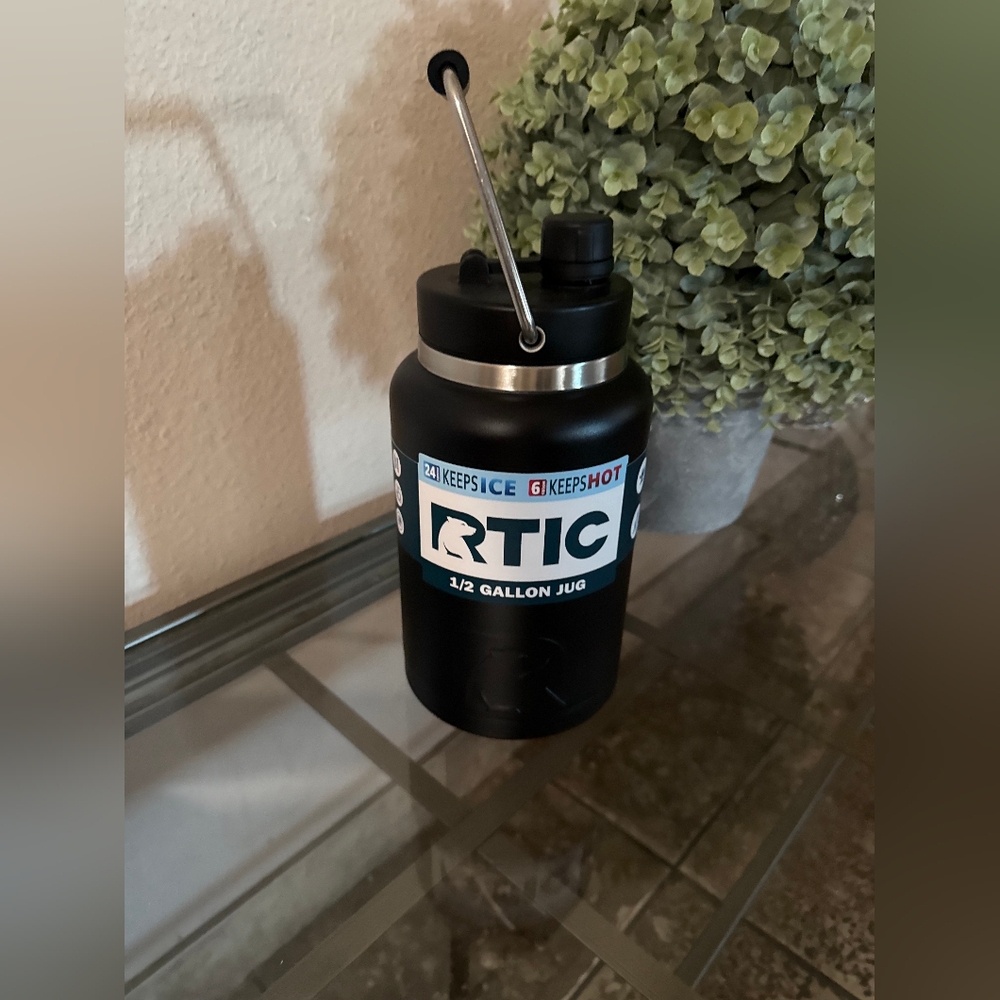 RTIC Black 1/2 Gallon Jug